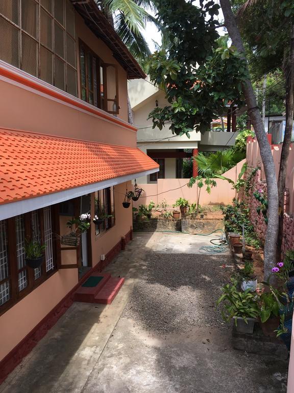 Indira Guesthouse โกวาลัม ภายนอก รูปภาพ